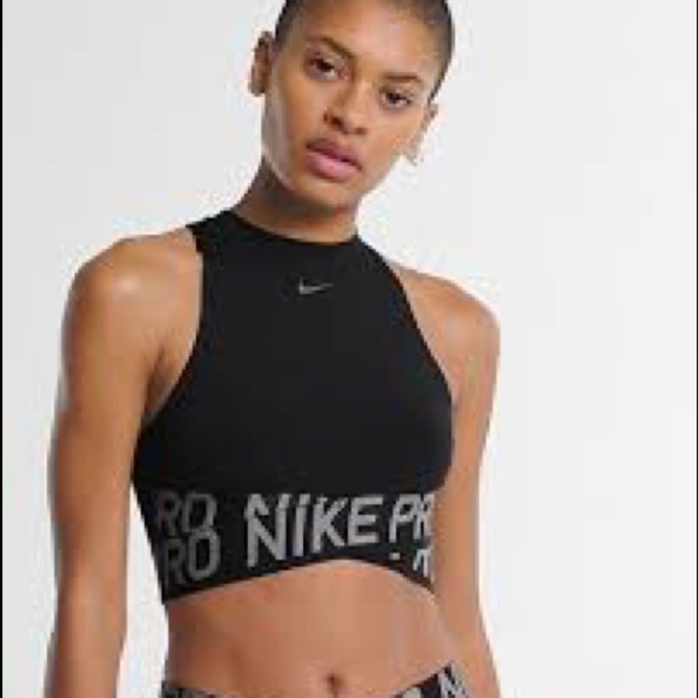 Nike Pro intertwist crop top sz S black
